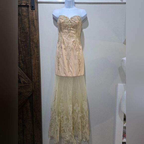 Tony Bowls Embellished formal/Prom dress. Y2K size 4 Champagne - Picture 1 of 4